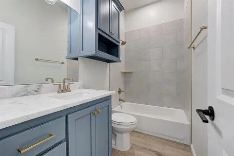 Building Photo - 3007 Pescara Dr