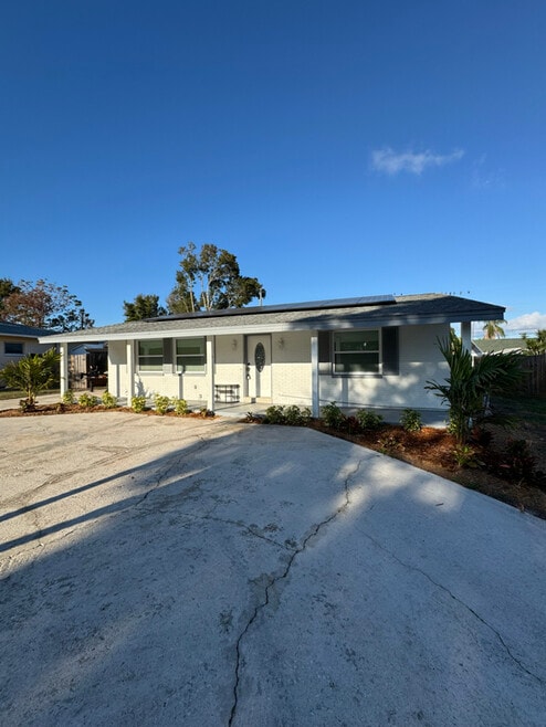 Building Photo - 11423 77th Ave