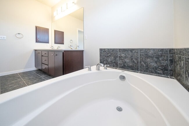 Building Photo - Beautiful Modern Home In Liberty Lake