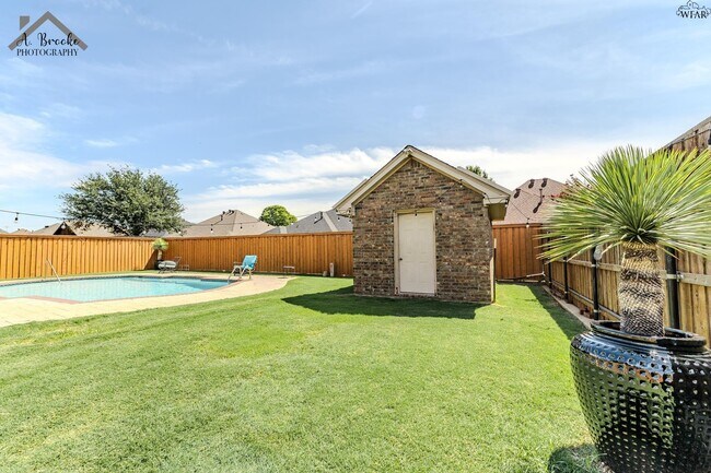 Building Photo - 4937 Silver Crest Dr