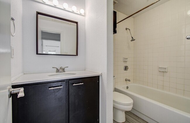 Building Photo - 716 Bering Dr