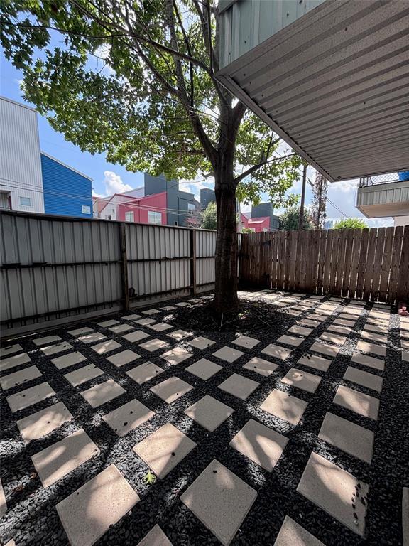 Building Photo - 5 N Ennis St