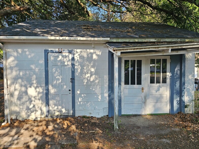 Building Photo - 507 Seymour St