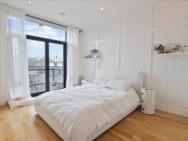 Building Photo - 2 bedroom in Brooklyn NY 11211