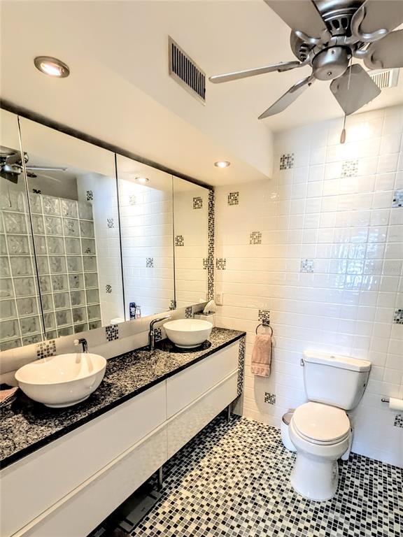 Building Photo - 1546 Stickney Point Rd