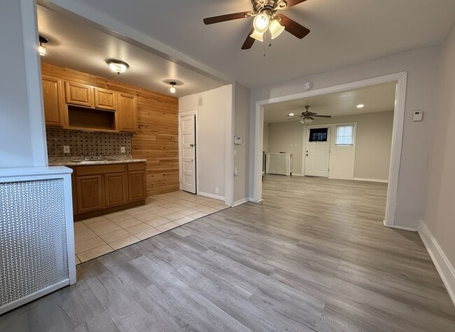 Building Photo - 620 n Wilton-