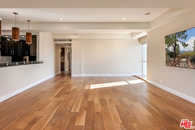 Building Photo - 2220 Ave of the Stars