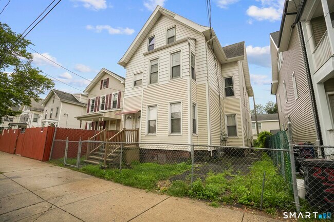 Building Photo - 286 Exchange St