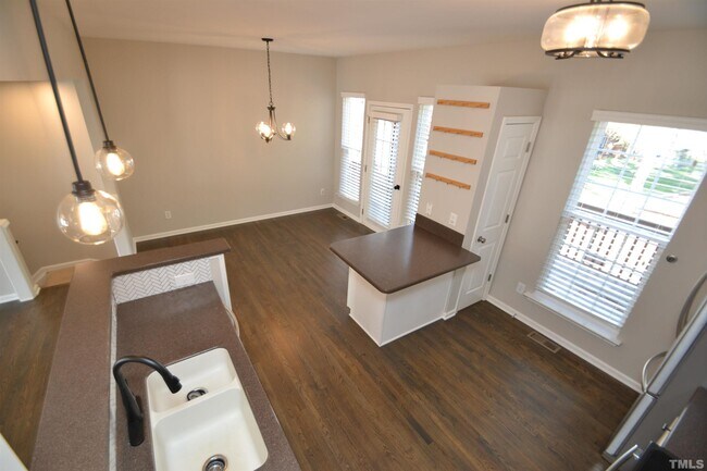 Building Photo - 701 Sutter Gate Ln