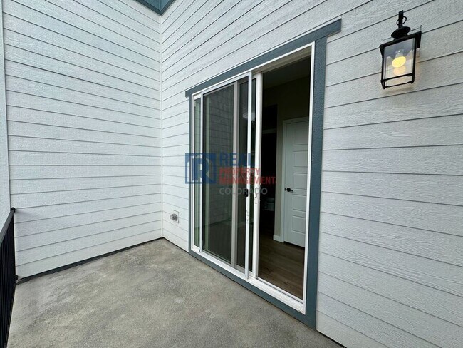 Building Photo - 21042 E 63rd Dr