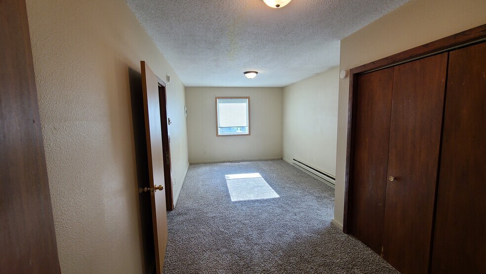 Building Photo - 1326 11th St N