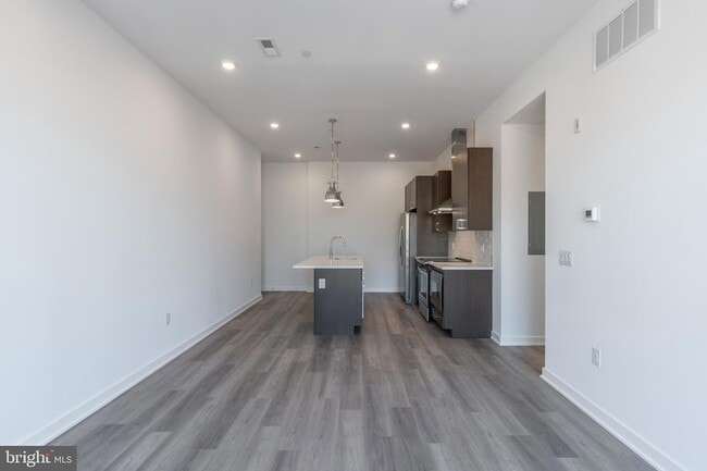 Building Photo - 710 N 16th St