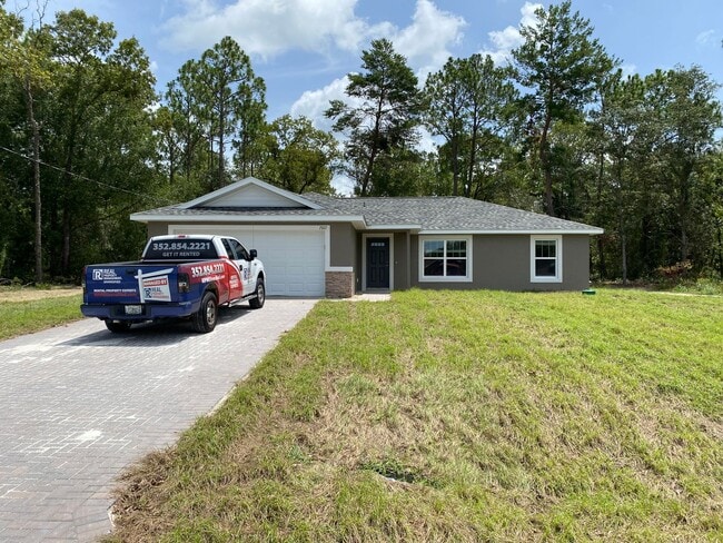 Primary Photo - Custom Home - Desirable SE Ocala Neighborh...