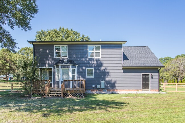 Building Photo - 2565 Oakes Plantation Dr