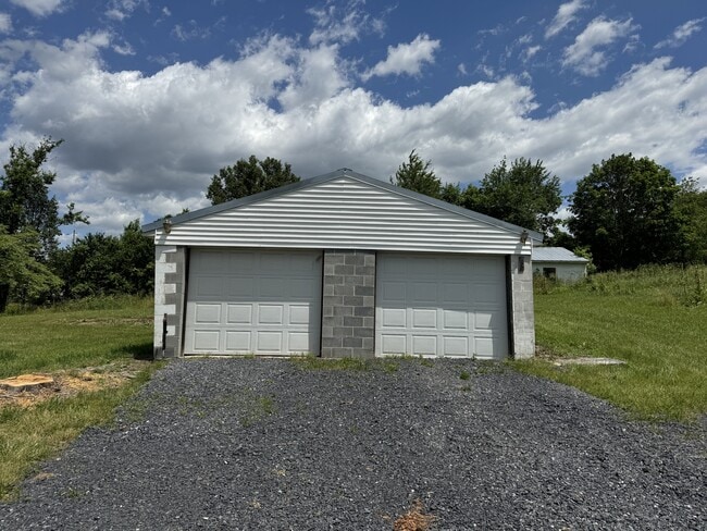 Building Photo - 71 Powers Rockwell Ln