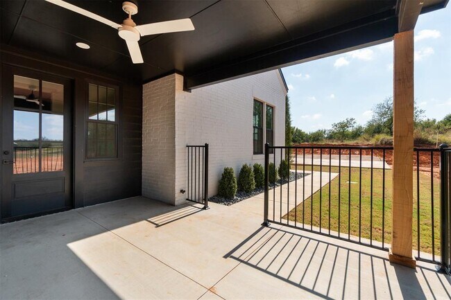 Building Photo - 18810 Selah Wy