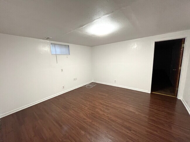 Building Photo - 3 Bedroom, 2 Bath Home In Aurora Hills, Updated Flooring And Huge Backyard