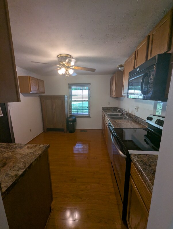 Building Photo - 1513 Wampanoag Dr