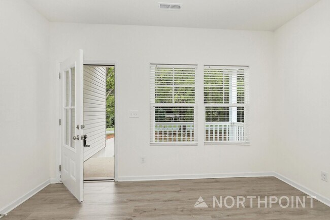 Building Photo - 4105 Snyder Dr