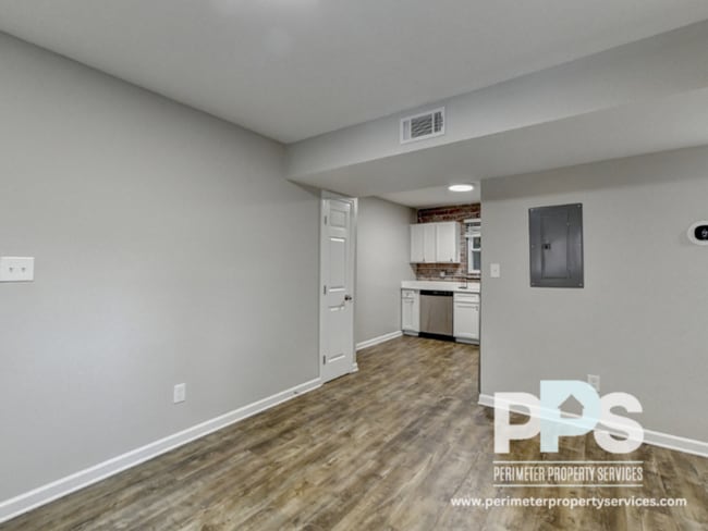 Building Photo - 221 Lampkin St