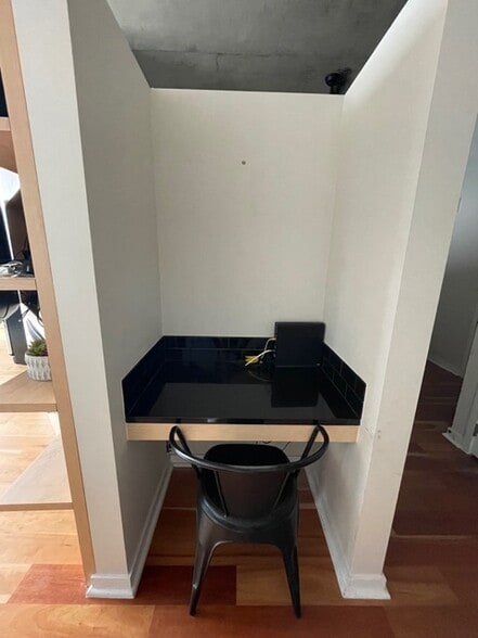 Building Photo - 1700 Bassett St