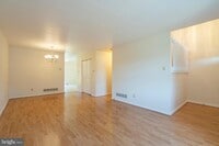 Building Photo - 506 St Albans Ct