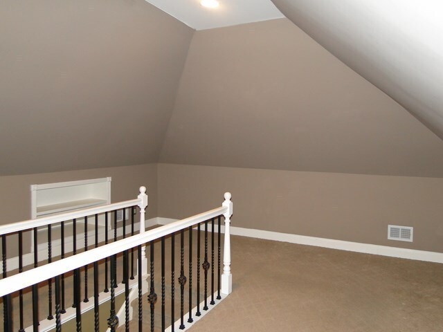 Building Photo - Great Home close to Downtown