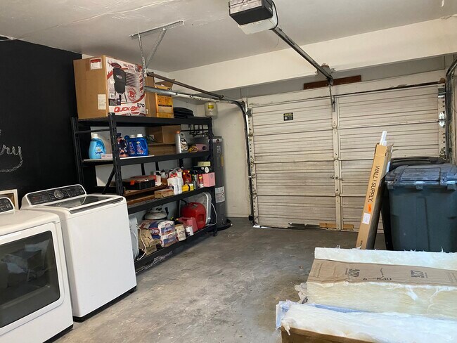 Building Photo - 1781 SE Linpark Ct