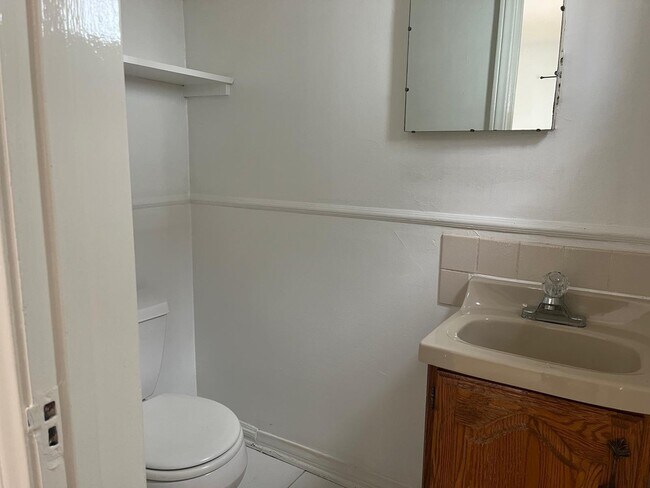 Building Photo - 1452 S Sherbourne Dr