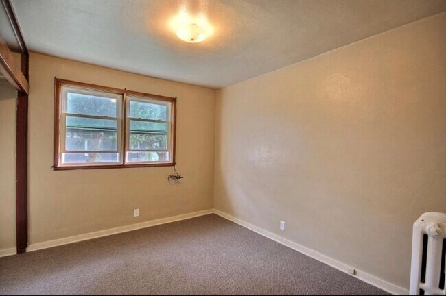 Building Photo - 1502 S. 10th St.