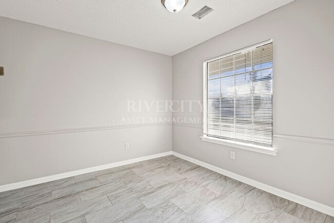 Building Photo - A MUST SEE IN SOUTHEAST MEMPHIS!!!! SECTION 8 WELCOMED !!!!!