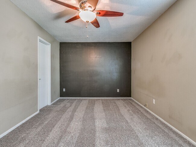 Building Photo - Fair Hill Duplex