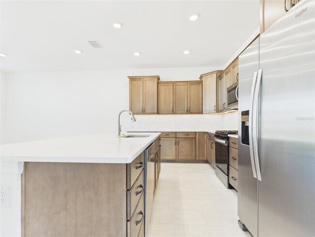Building Photo - 5824 SW 70th Ave