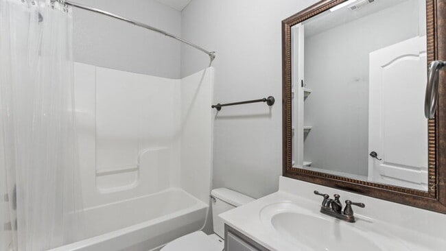 Building Photo - 204 Tunbridge Dr