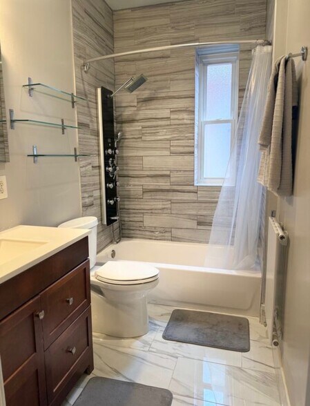 Building Photo - 768 Harvard St NW