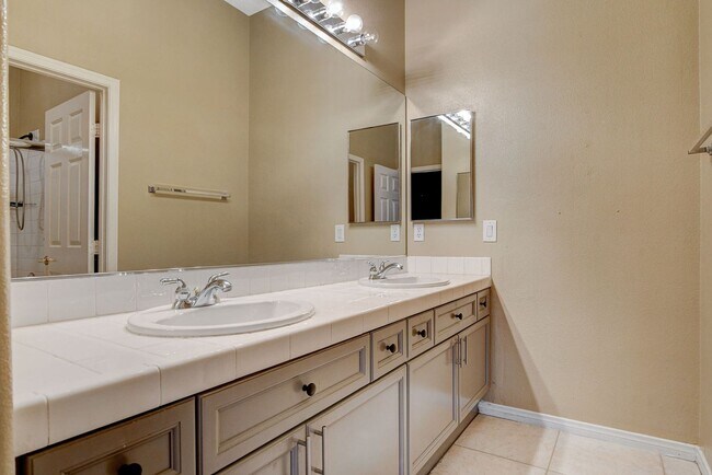 Building Photo - Luxury 5-Bedroom Guard-Gated Home with Pool, Spa & 3 En-Suite Bedrooms