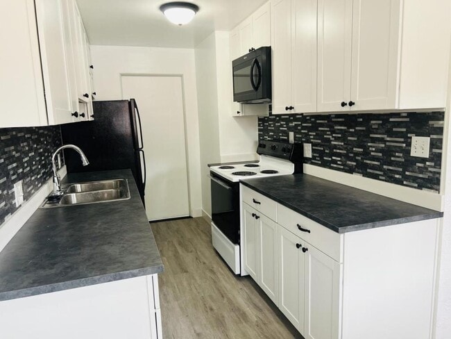 Building Photo - 347 N Washington Ave