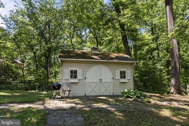 Building Photo - 9112 Grist Mill Rd