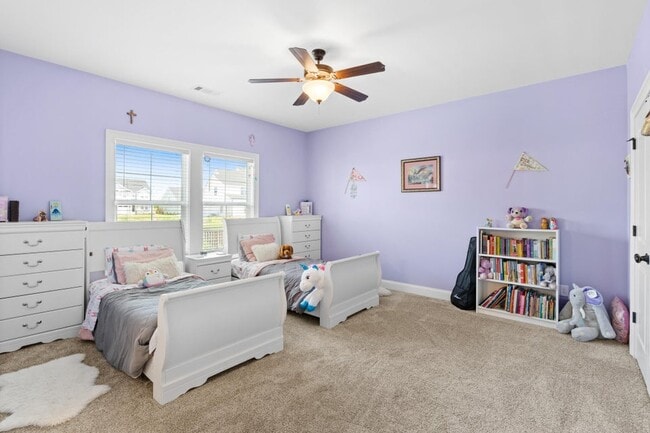 Building Photo - 3067 Rosewood Dr