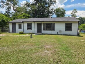 Building Photo - 2439 Yates Dr