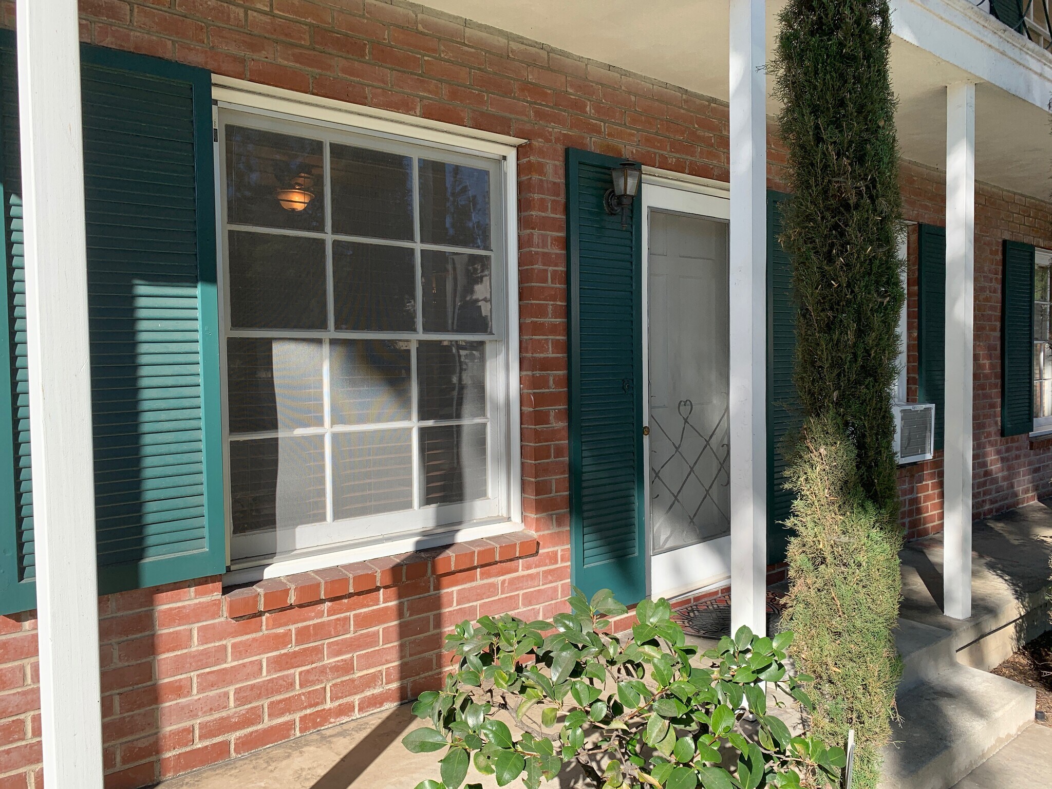 Building Photo - 181 S Marengo Ave