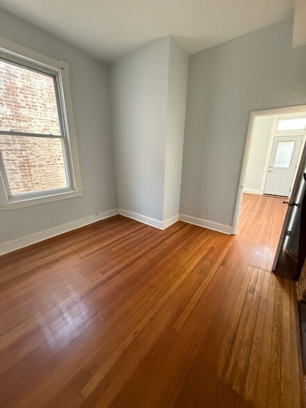 Study/Den Area - 2221 Saint Paul St