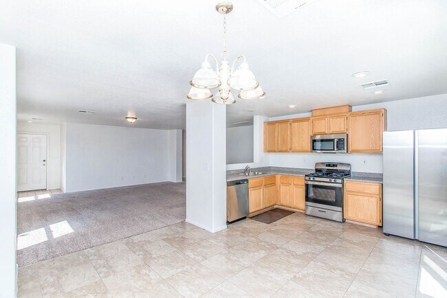 Building Photo - BEAUTIFUL SINGLE-STORY HOME LOCATED IN LAS...