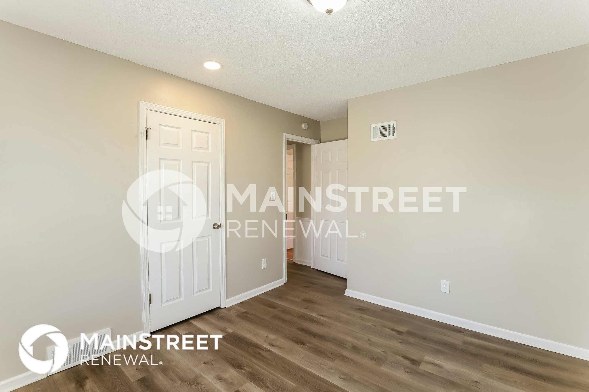 Building Photo - 821 E Northview St