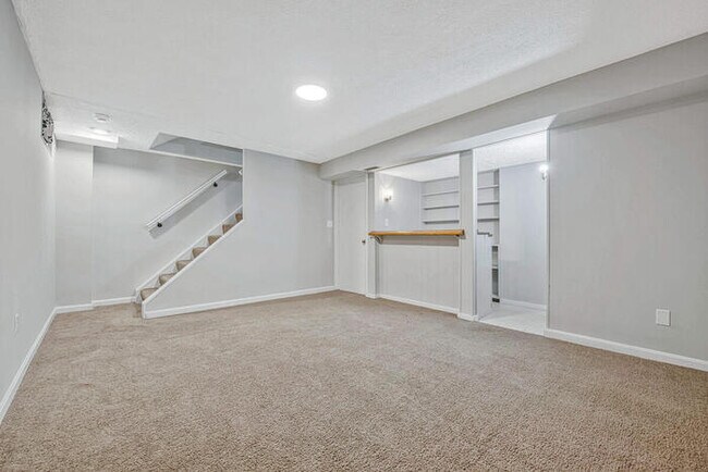 Building Photo - Craftsman
