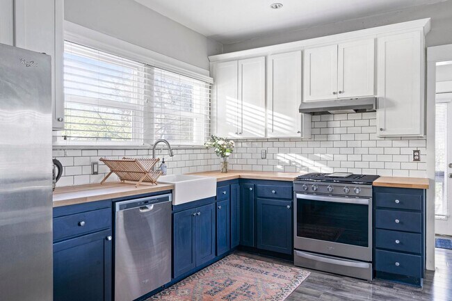 Building Photo - Spacious, historic 3-bdrm/1.5-bath home in...