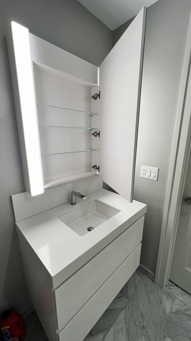 Building Photo - 133 Seaport Blvd