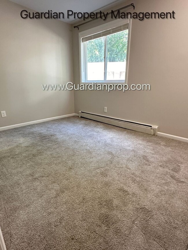 Building Photo - Champlin 3 Bedroom, Excellent Condition, AC, Garage Available, Balcony, Heat Paid