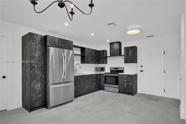 Building Photo - 5980 SW 40th Ave