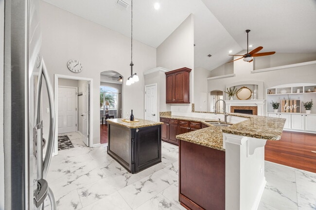 Building Photo - 2229 Lookout Landing